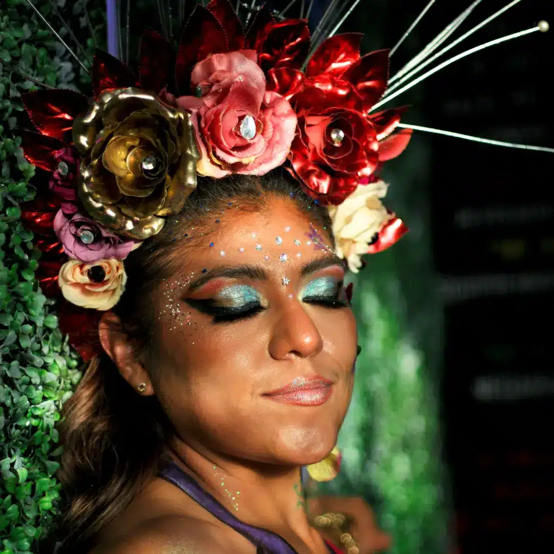 maquillage strass et paillettes
